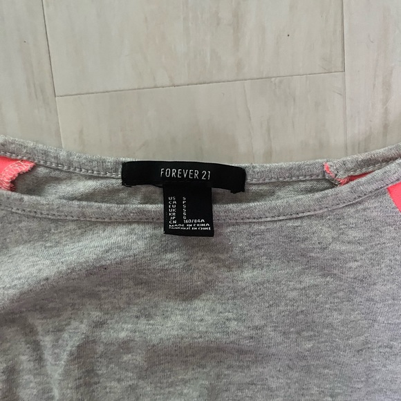 Forever 21 cut out long sleeve - Picture 2 of 2